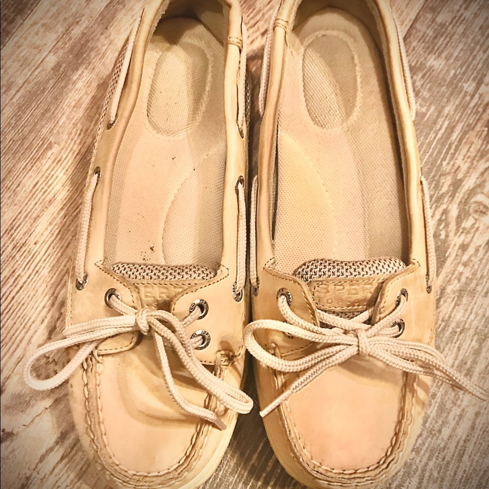 Sperry’s size 6